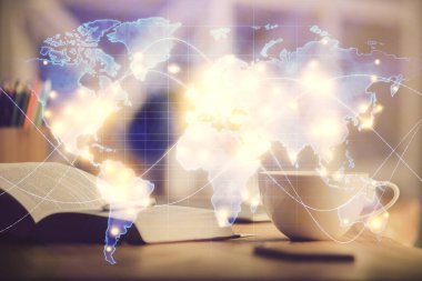 Masa arkasında kahve ve eşyalar olan iki kat iş teması çizimi ve masaüstü görüntüsü. Pazar ticareti kavramı