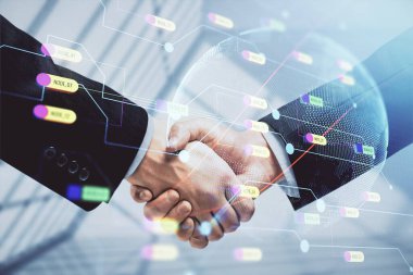 Dünya haritası hologramı ve iki adamın el sıkışması iki kez görüntülendi. Uluslararası ortaklık kavramı.