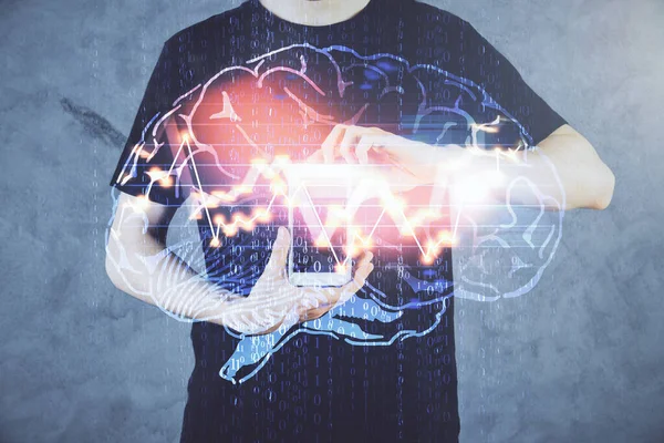 Doppia esposizione dell'uomo che tiene la mano ed usando un dispositivo digitale ed un disegno dell'ologramma del cervello. Concetto dati. — Foto Stock
