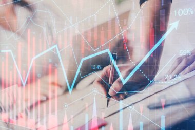 Bir kadın eller Not defteri hisse senedi piyasası hakkında bilgi yazma. Ön Forex grafik hologramlar. Araştırma kavramı. Çift Pozlama