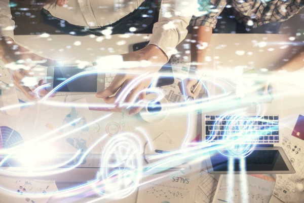 男女一起工作的双重曝光和一个汽车绘图。计算机背景。顶视图。A.自动驾驶仪概念. — 图库照片