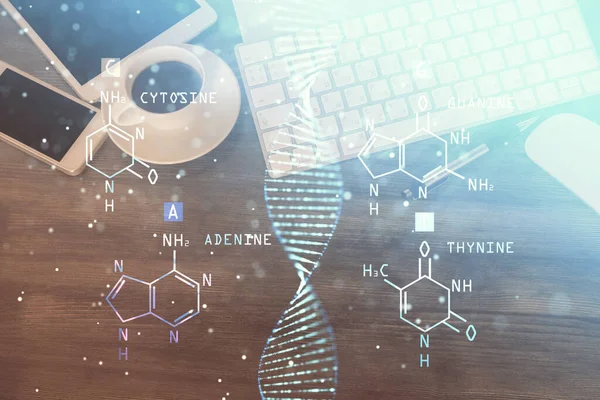 Dupla exposição de desenho de DNA sobre mesa com telefone. Vista superior. Conceito de educação científica. — Fotografia de Stock