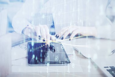 Teknolojiye çifte maruz kalma, hologram çizimi ve cep telefonu kullanan bir kadın. Ai kavramı