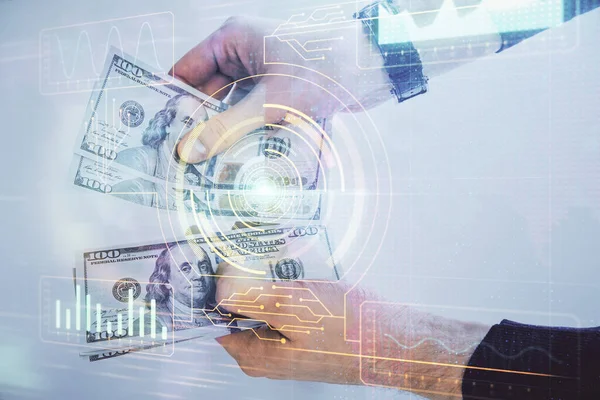 Multi blootstelling van technologie tekenen hologram en ons dollars biljetten en mannenhanden. Gegevensconcept — Stockfoto