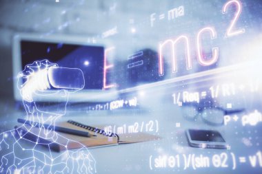 Masaüstü bilgisayar arkaplanı ve formül hologram yazımı. Çifte maruziyet. Eğitim kavramı.