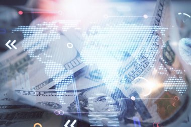 Dünya haritasının arka plandaki dolarları iki katına çıkarması. Uluslararası kavram.