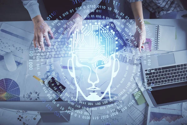 Kadın ve erkeğin birlikte çalışması ve insan beyin hologramı çizimi. Beyin fırtınası konsepti. Bilgisayar arkaplanı. Üst Görünüm. — Stok fotoğraf