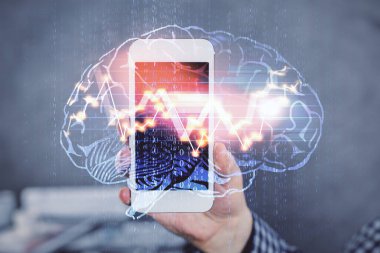 Erkeklerin el ele tutuşup dijital bir cihaz ve beyin hologramı çizimleri kullanırken çift pozlama. Veri kavramı.