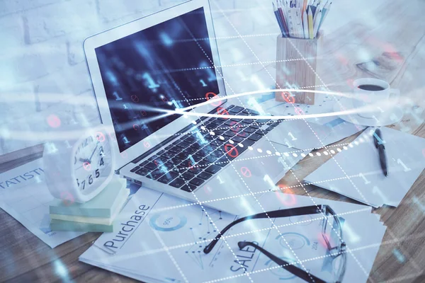 Eski pazar grafiği hologramı ve kişisel bilgisayar geçmişi. Çifte maruziyet. Yatırım kavramı.