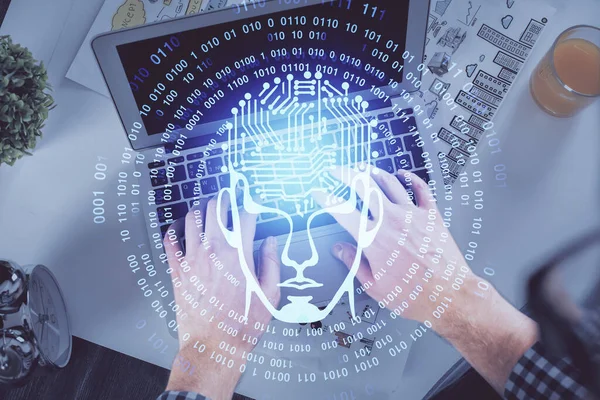 Doble exposición de las manos del hombre escribiendo sobre el teclado de la computadora y el dibujo del holograma cerebral. Vista superior. Concepto de Ai y tecnología de datos. —  Fotos de Stock