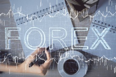 Forex grafik hologramı ile not lar yapan kadın ellerinin çoklu pozlaması. Teknik analiz kavramı.