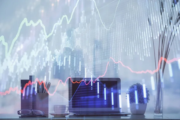 コンピュータの背景と表上の外国為替チャートのホログラム。多重露光。金融市場の概念. — ストック写真