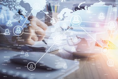 Kadınların el yazısı üzerine sosyal ağ temalı hologram. Uluslararası insanlar birbirine bağlanır. Çift pozlama