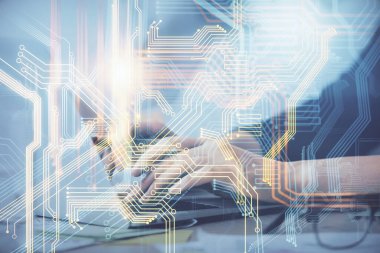 Bilgisayar ve dünya haritası çizimleri üzerinde çalışan kadın elleri çift pozlama. Uluslararası teknoloji sektörü konsepti.