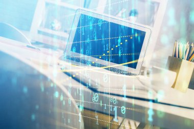 Arka planda kişisel bilgisayarı ve teknik tema çizimi olan iki kat masaüstü görüntüsü. Büyük Veri Kavramı.