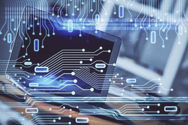 Teknoloji temalı çizim ve bilgisayarla çalışma alanı. Çifte maruziyet. Yenilik kavramı.