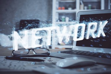 Teknoloji temalı çizim ve bilgisayarlı masa. Çoklu maruz kalma. Bilgi kavramı.