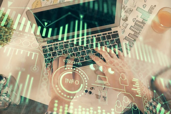 Dubbel exponering av män händer skriva över datorns tangentbord och tech tema hologram ritning. Högst upp. Teknikkoncept. — Stockfoto