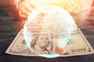 Finansal temaya çok fazla maruz kalma hologram, Amerikan dolarları ve erkek eli. İş konsepti.