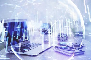 İş teması simgelerinin çifte pozlandırılması ve bilgisayar geçmişi olan çalışma alanı. Başarı kavramı.