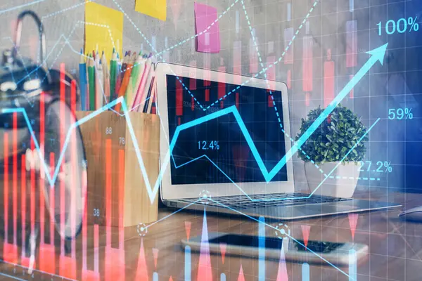 Gráfico financeiro desenho colorido e tabela com computador no fundo. Dupla exposição. Conceito de mercados internacionais. — Fotografia de Stock