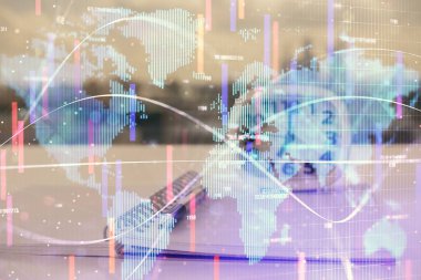 İki kez iş temalı çizimler ve açık defter arkaplanı olan bir masa. Uluslararası pazar kavramı