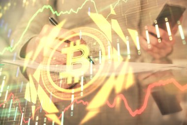 Hologram ve cep telefonu kullanan bir kadın tarafından iki kez görüntülenir..