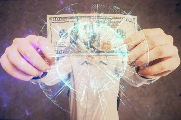 Multi exposición de tema financiero dibujo holograma y EE.UU. billetes de dólares y las manos del hombre. Concepto empresarial. — Foto de Stock