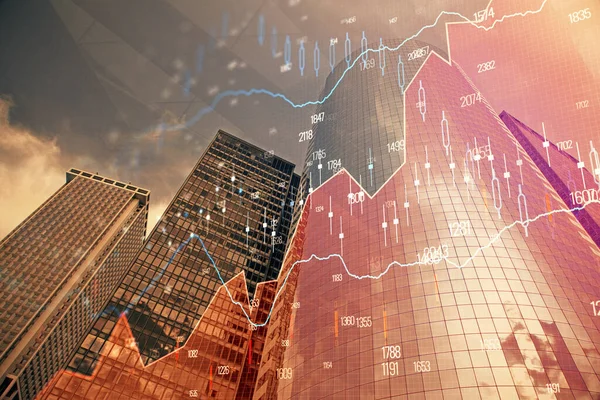 Devisendiagramm auf Stadtbild mit Wolkenkratzern Tapete Multi-Exposure. Finanzielles Forschungskonzept. — Stockfoto