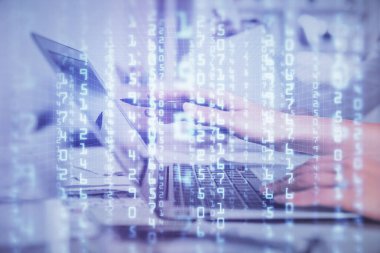 Bilgisayar ve veri temalı hologram çizimleri üzerinde çalışan kadın ellerine çok fazla maruz kalma. Teknoloji kavramı.