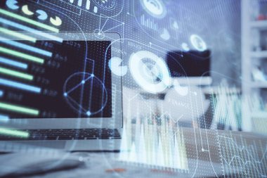 Teknoloji temalı çizim ve bilgisayarlı masa. Çoklu maruz kalma. Bilgi kavramı.