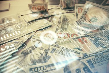 Teknoloji temalı iki film, Amerikan dolarları üzerinden çekiliyor. Teknoloji kavramı.