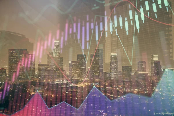 Diagrama de la divisa en paisaje urbano con edificios altos fondo multi exposición. Concepto de investigación financiera . — Foto de Stock