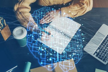 Arka planda beyin hologramıyla el yazısına çok maruz kalmış. Öğrenme kavramı.