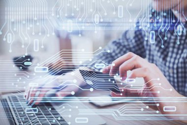 Elinde kredi kartı ve veri teması çizimi olan bir adamın ellerine iki kez maruz kalmış. E-ticaret ve teknoloji kavramı.