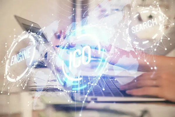 Podwójna ekspozycja kobiecych rąk wpisujących na komputerze i rysunek hologramu z motywem kryptograficznym. Koncepcja blockchain. — Zdjęcie stockowe