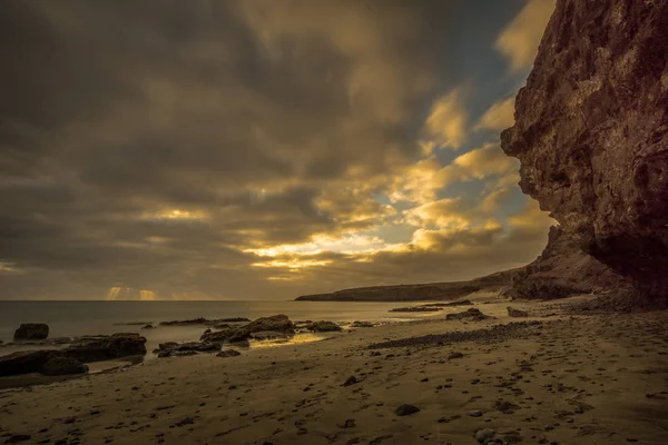 Beach Canarian Island Dark Clouds Big Lava Mountains Sunset — Stock Photo, Image