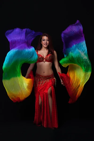 Beautiful belly dancer performing exotic dance — Stock Photo, Image