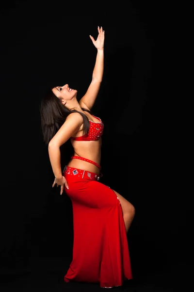 Beautiful belly dancer performing exotic dance — Stock Photo, Image