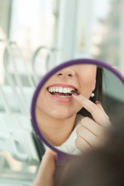  - Sağlıklı yaşam için insanlar ilgilenmek ve stomatology kavramı 