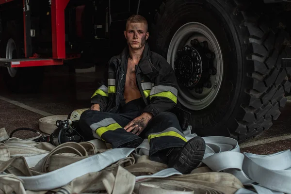 September 2019 Ukraine Lviv City Young Pretty Sexy Firefighter Sits — Stock Photo, Image
