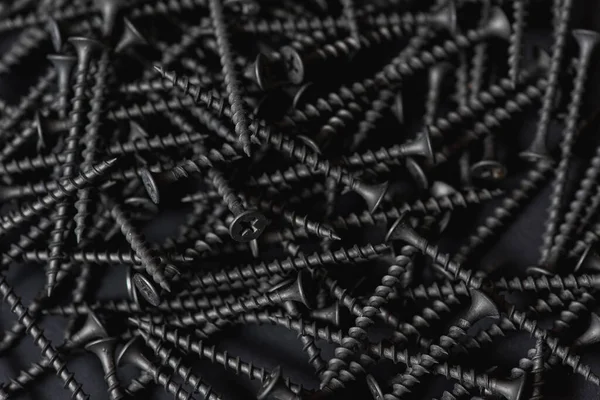 Kara tahta, karanlık sırtüstü vidalanır. 