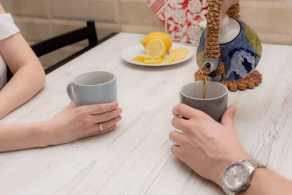 Husband Wife Drinking Lemon Tea Table Kitchen — Stock Photo, Image