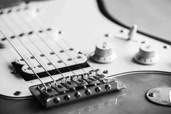 Cordas Guitarra Fechar Guitarra Acústica Fotografia Preto Branco Foco Seletivo — Fotografia de Stock