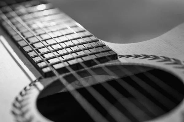 アコースティックギターのクローズアップ選択的フォーカス — ストック写真