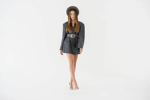 Menina Atraente Modelo Olhando Para Lado Uma Jaqueta Cinza Segurando — Fotografia de Stock