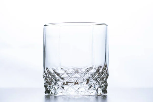 白色背景透明玻璃杯 — 图库照片