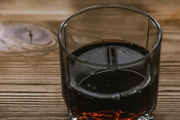 Ein Glas Mit Dunkler Getränkesicht Von Oben Das Getränk Wird — Stockfoto