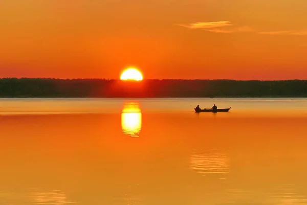 Svityaz湖上的日落乌克兰 — 图库照片