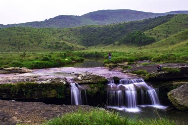 Sohra/Cherra Punji, Doğu Khasi Hills, Meghalaya su düşüyor